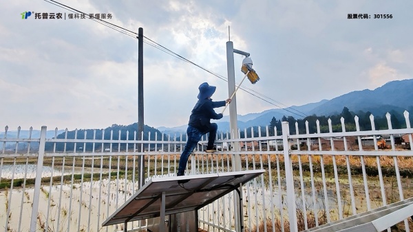 春壟之上，托普人用專業(yè)與溫度，喚醒每一臺“農(nóng)田衛(wèi)士”